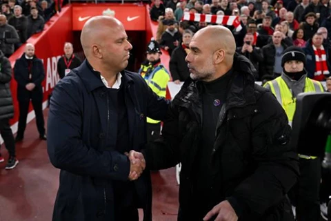  سبقه جوارديولا وفليك.. أرني سلوت يطارد قائمة تاريخية في دوري أبطال أوروبا